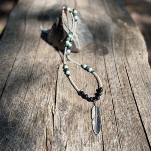 Astorian Halsband Fjäderlätt