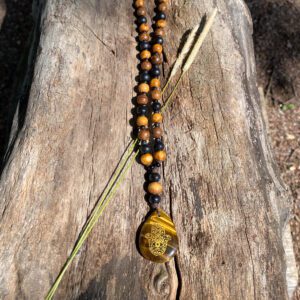 Halsband Fatimas hand Tigeröga