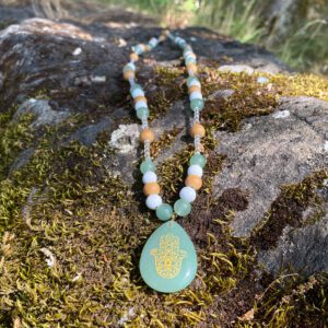 Halsband fatimas hand grön aventurin